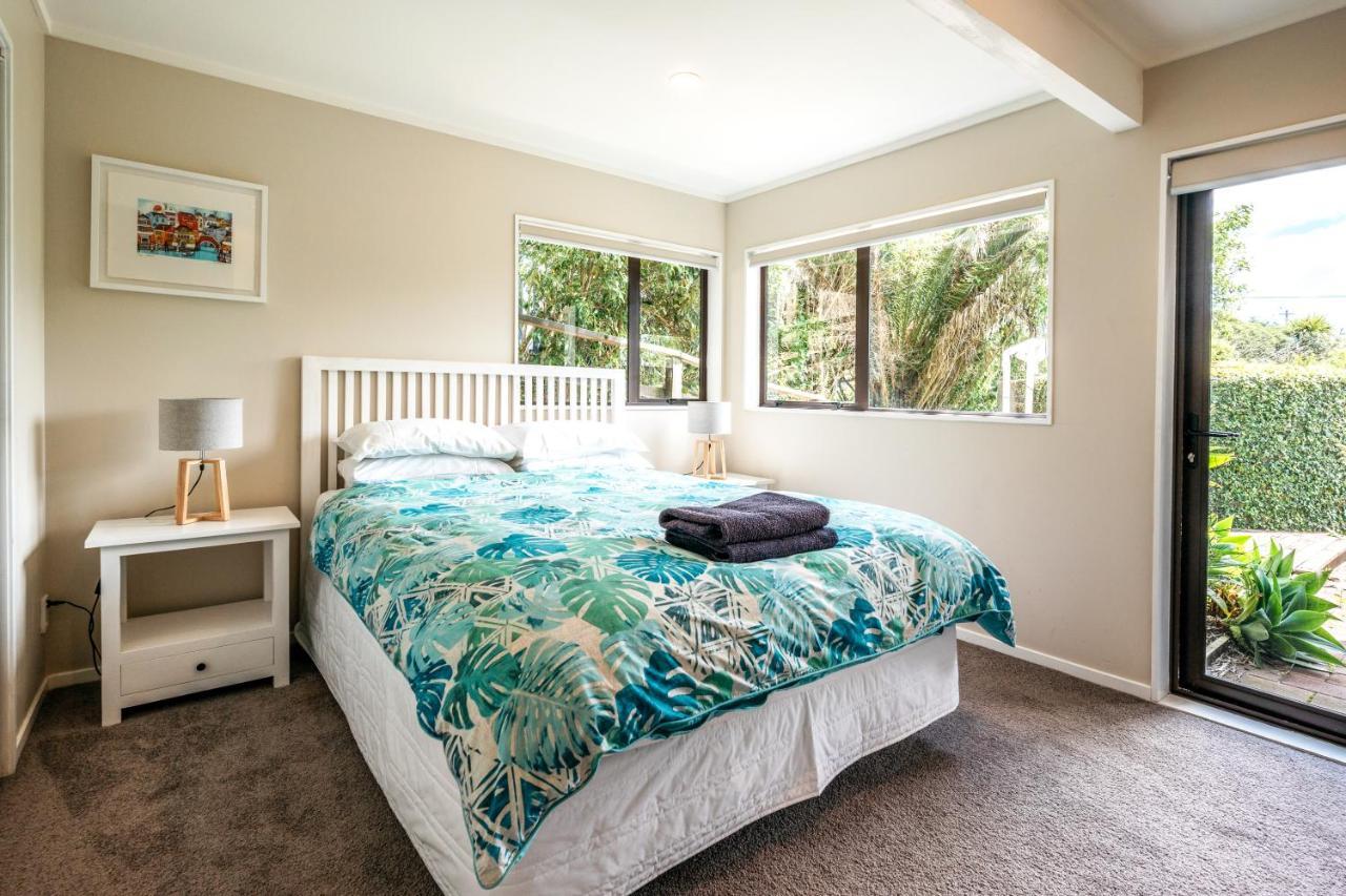 Relax On Ridge Villa Oneroa Bagian luar foto